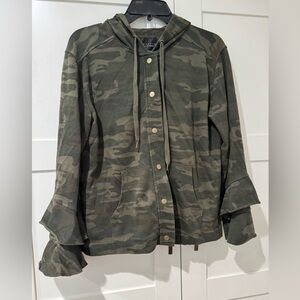 Sanctuary-Olive Camouflage Utility hoodie Jacket; small.